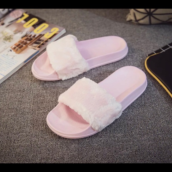 🎉HP🎉 FAUX FUR SLIPPER SLIDES- 4 COLORS✨ - Picture 5 of 6